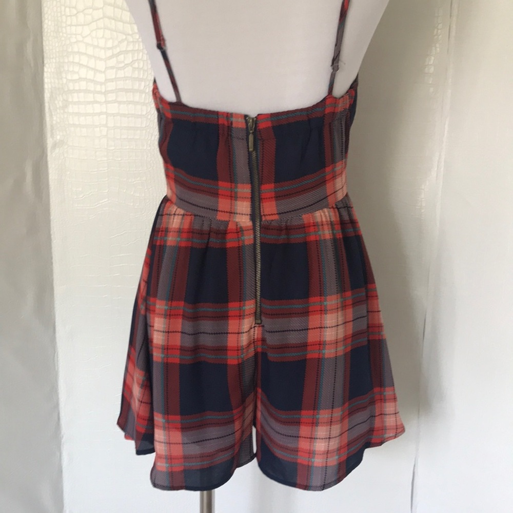 BEAUTIFUL ROMPER. - Picture 3 of 8